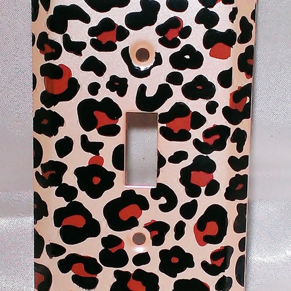 METALLIC LEOPARD SPOT GOLD, BLACK &  BROWN OUTLET & LIGHT SWITCH COVER NEW - Picture 3 of 4